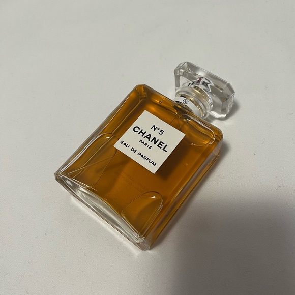 Chanel - Picture 1 of 4